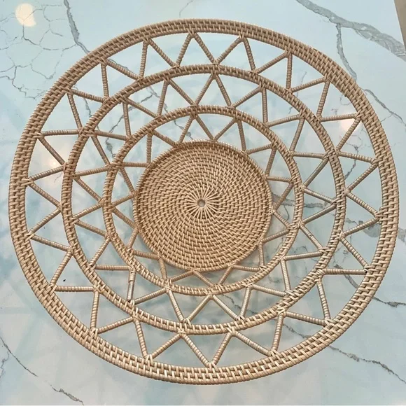 18” Crate & Barrel Crete Large Woven Rattan Basket Fruit Decor